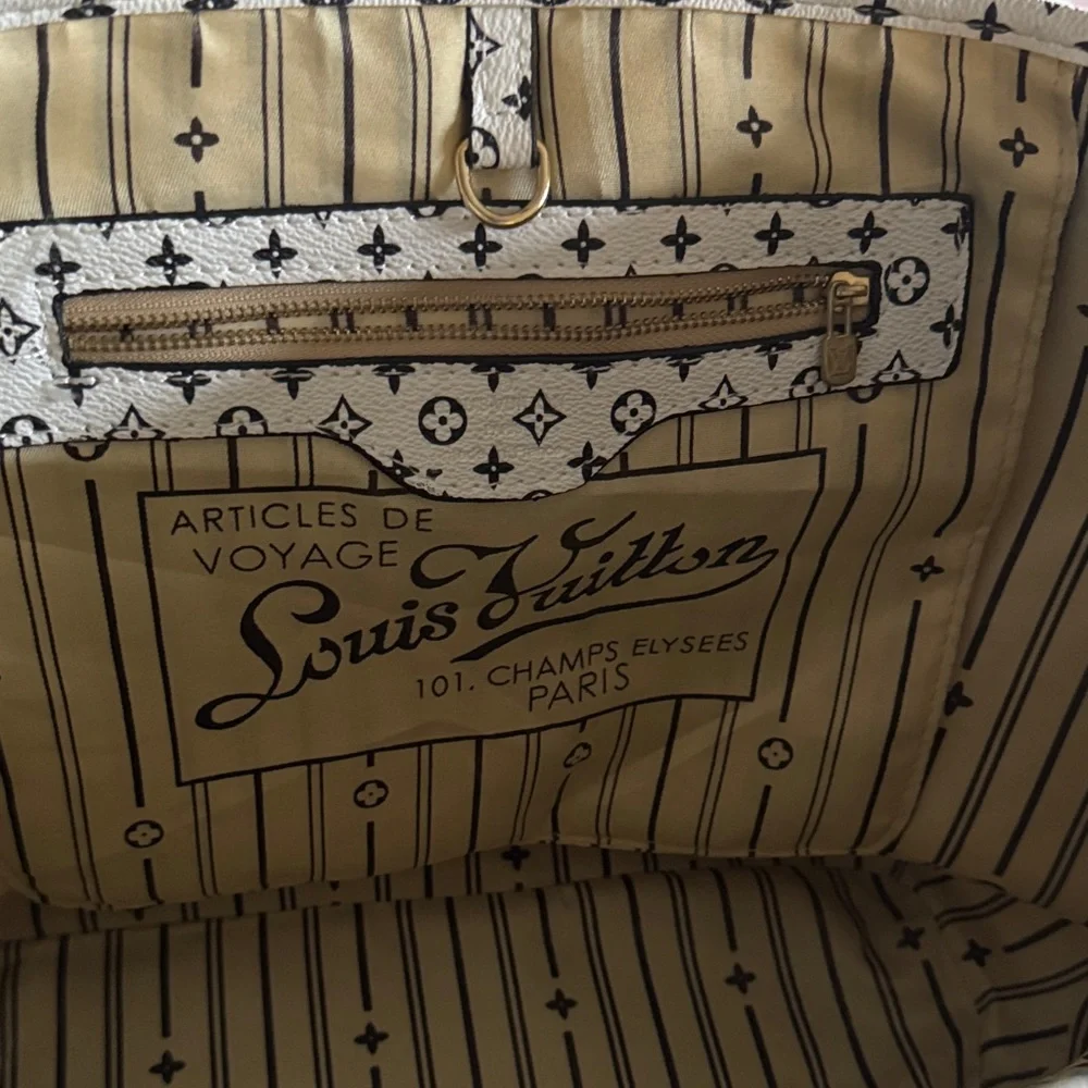Knock off LV Cream and Brown Monogram Tote Bag - Picture 2 of 5